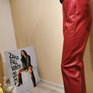 Pantalone Kartika in ecopelle con tasche elasticizzato rosso
